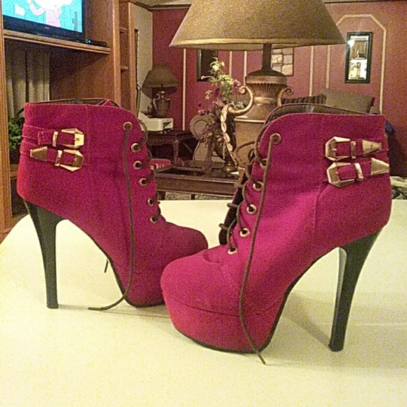 Shoes - Lace up heels